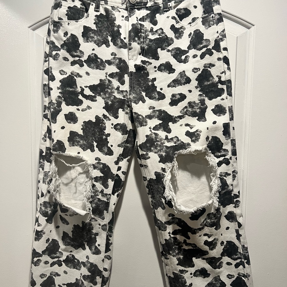 Stylish Distressed Black and White Cropped Jeans